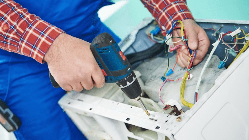 Yunusemre Mitsubishi Mitsubishi çamaşır makinesi kart tamiri – Su almama arızası orijinal parça ile giderildi. - Teknik servis örneği